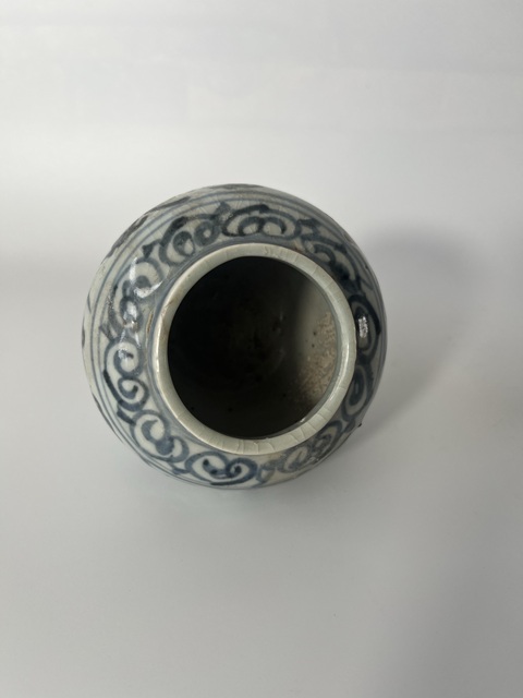 古玩陶瓷明空白期纏枝花卉紋青花罐拍賣，當前價格4500元