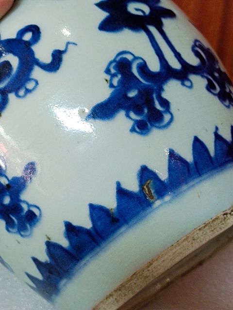 古玩陶瓷花卉紋青花罐真品鑒賞圖