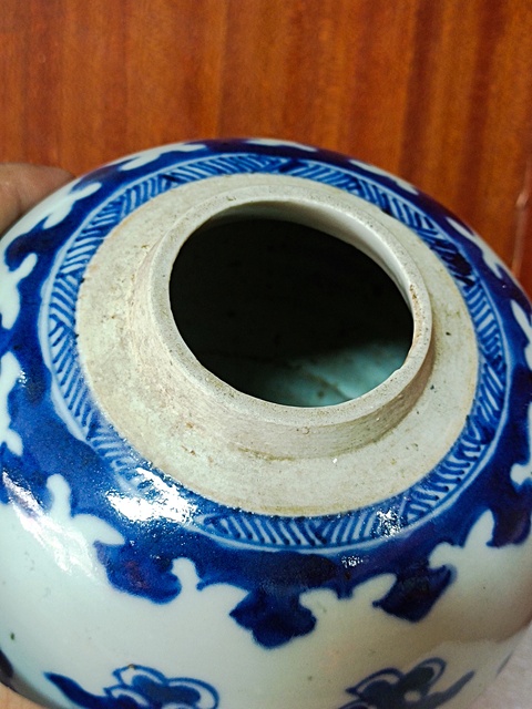 古玩陶瓷花卉紋青花罐真品鑒賞圖