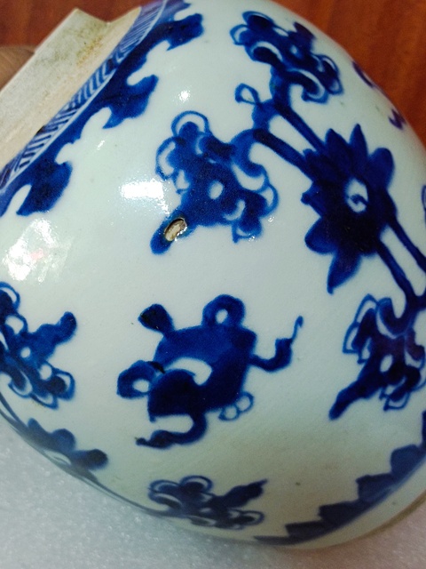 古玩陶瓷花卉紋青花罐真品鑒賞圖