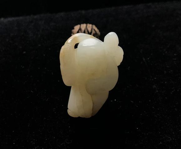 古玩玉器元代白玉紅沁和田玉雕“童子”拍賣,當前價格38000元