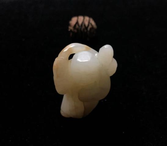 古玩玉器元代白玉紅沁和田玉雕“童子”拍賣,當前價格38000元