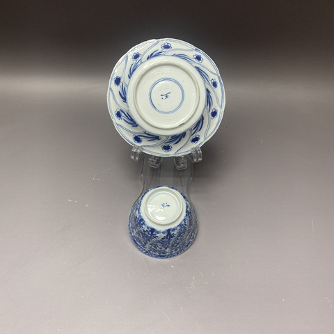 古玩陶瓷花蝶紋青花杯盤真品鑒賞圖