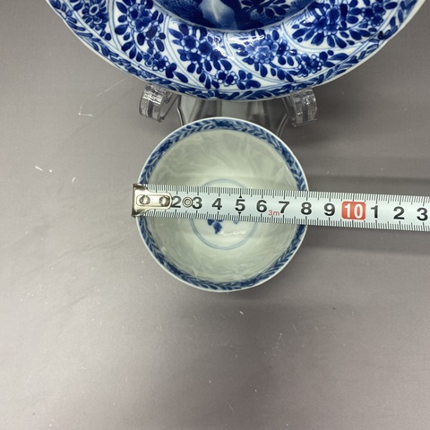古玩陶瓷花蝶紋青花杯盤真品鑒賞圖