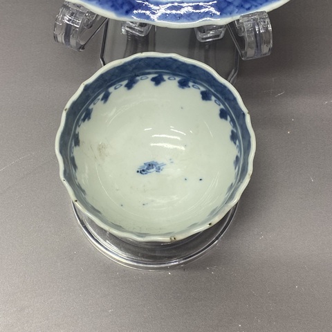 古玩陶瓷樓臺亭閣山水紋青花盤杯真品鑒賞圖