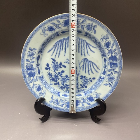 古玩陶瓷花卉紋青花盤真品鑒賞圖