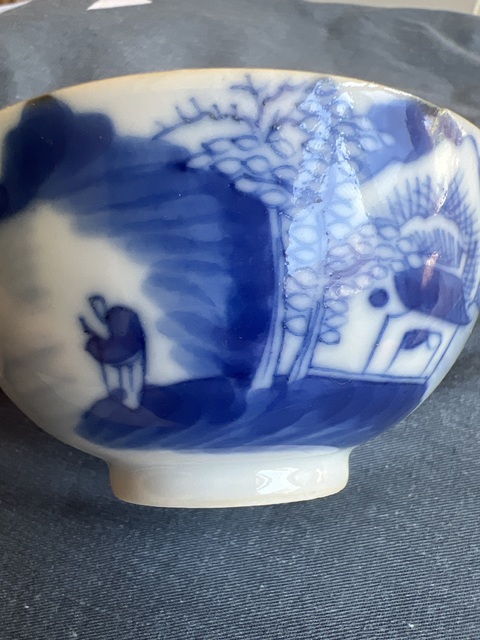 古玩陶瓷人物山水花卉紋青花碗真品鑒賞圖