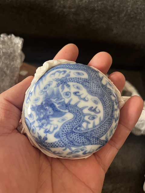 古玩陶瓷民國云龍紋青花印泥盒真品鑒賞圖