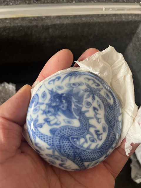 古玩陶瓷民國云龍紋青花印泥盒真品鑒賞圖