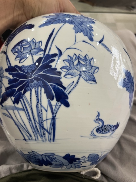 古玩陶瓷清晚期荷塘雅趣紋蓋罐真品鑒賞圖