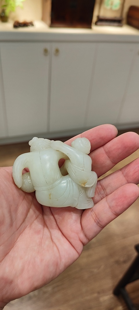 古玩玉器和田玉雕“蹴鞠童子”真品鑒賞圖