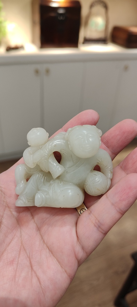 古玩玉器和田玉雕“蹴鞠童子”真品鑒賞圖