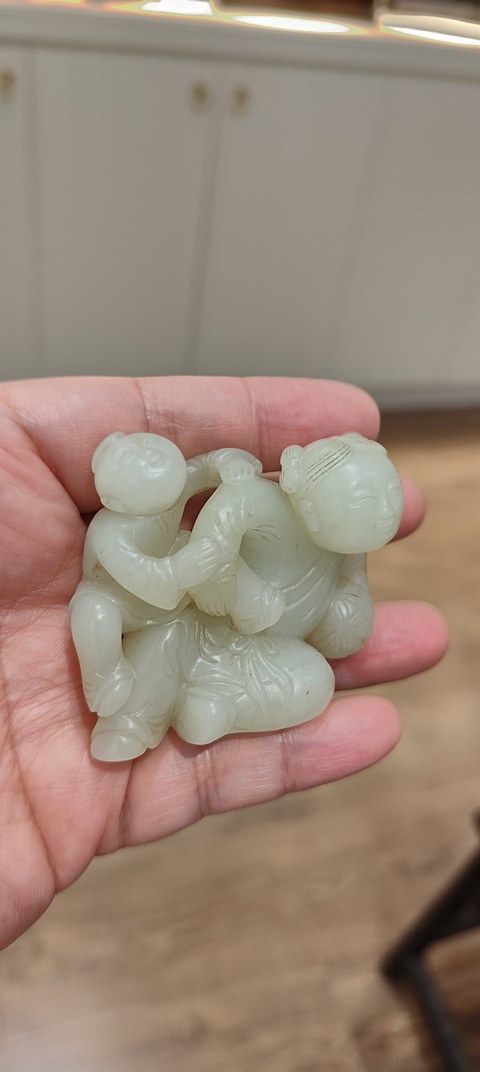 古玩玉器和田玉雕“蹴鞠童子”真品鑒賞圖