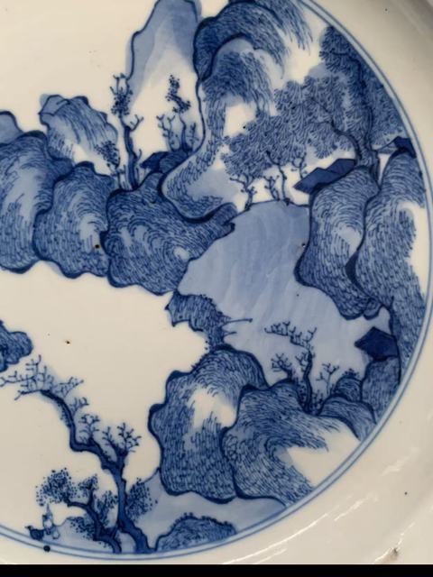 古玩陶瓷山水紋青花盤真品鑒賞圖