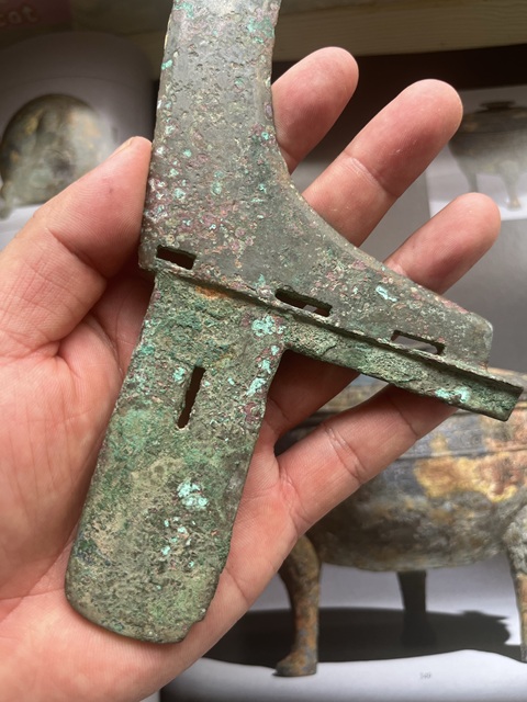 古玩銅器戰(zhàn)國(guó)晚期銅戈真品鑒賞圖