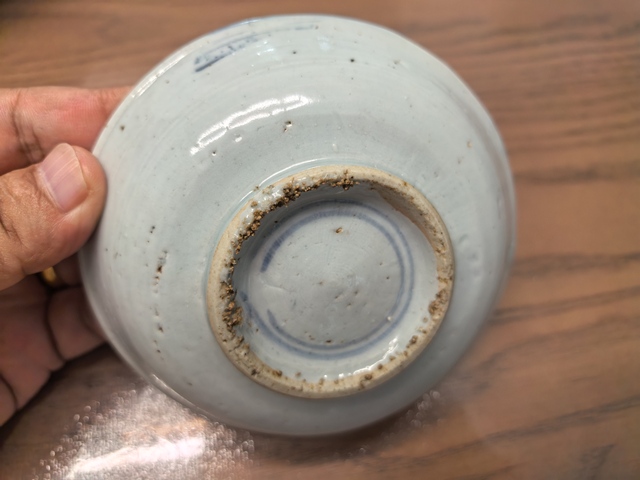 古玩陶瓷晚明青花深腹小盤真品鑒賞圖