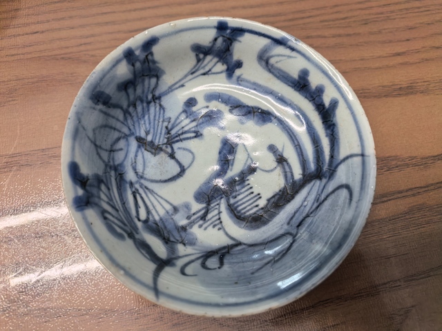 古玩陶瓷晚明青花深腹小盤真品鑒賞圖