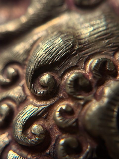 古玩雜項手工暫刻黃金蓮花獅子擺件真品鑒賞圖