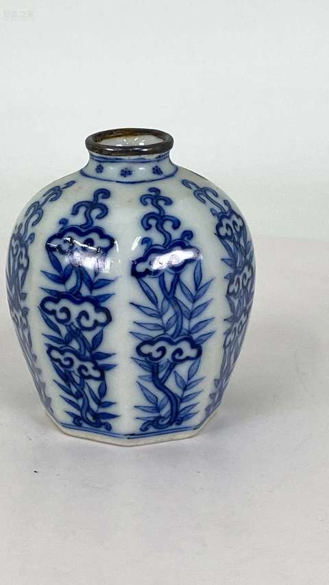古玩陶瓷青花花卉紋八方罐真品鑒賞圖