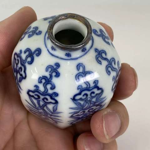 古玩陶瓷青花花卉紋八方罐真品鑒賞圖