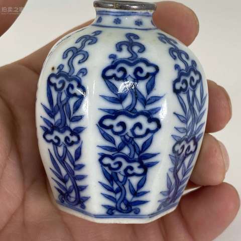 古玩陶瓷青花花卉紋八方罐真品鑒賞圖