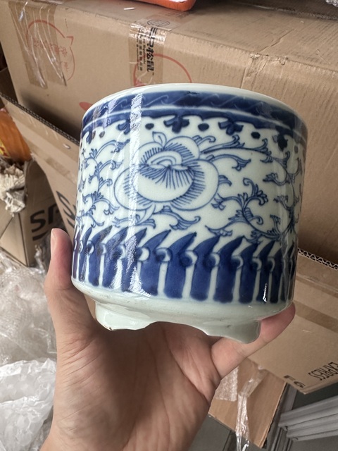 古玩陶瓷青花淡描花卉紋香爐拍賣，當前價格1200元