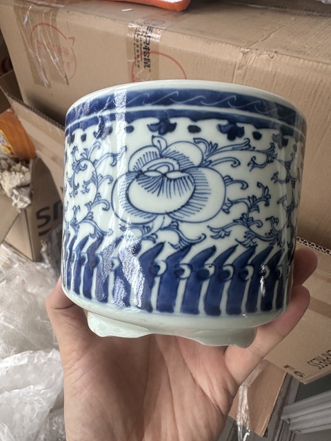 古玩陶瓷青花淡描花卉紋香爐拍賣，當前價格1200元