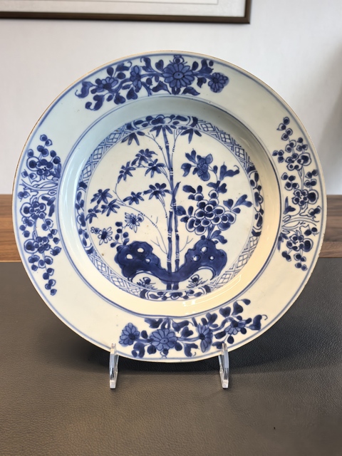 古玩陶瓷青花洞石花卉紋盤真品鑒賞圖