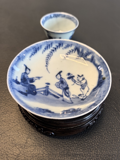 古玩陶瓷青花仕女人物杯碟真品鑒賞圖