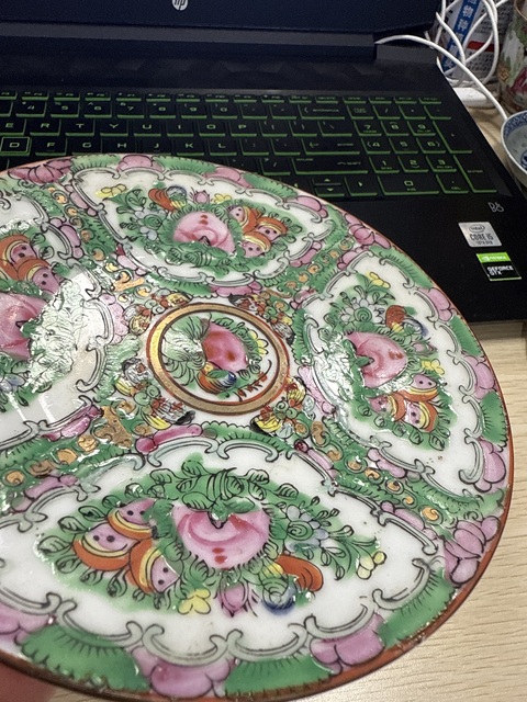 古玩陶瓷廣彩花卉紋盤真品鑒賞圖