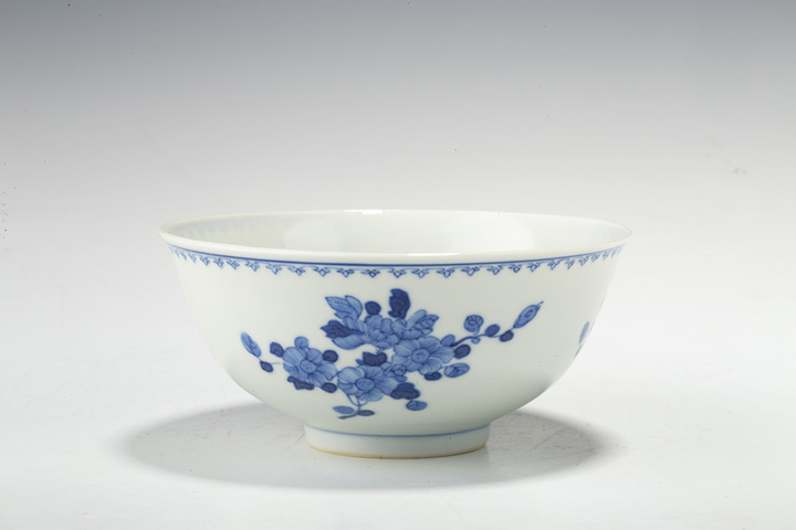 古玩陶瓷清末民初·青花花卉紋碗拍賣，當(dāng)前價(jià)格0元
