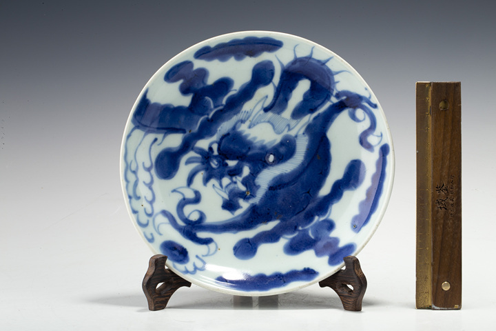 古玩陶瓷清中·青花過墻龍紋盤拍賣,當(dāng)前價(jià)格188元
