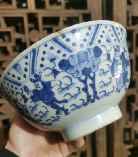 古玩陶瓷青花正面龍紋八蠻進寶碗真品鑒賞圖