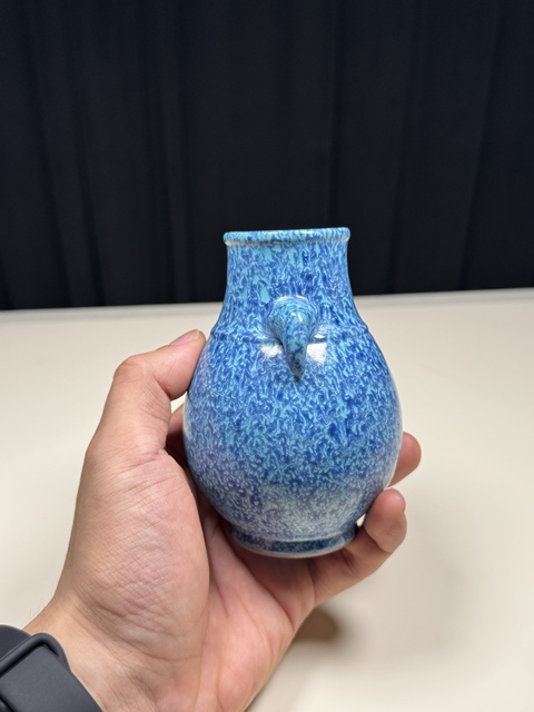 古玩陶瓷爐鈞釉象耳瓶真品鑒賞圖