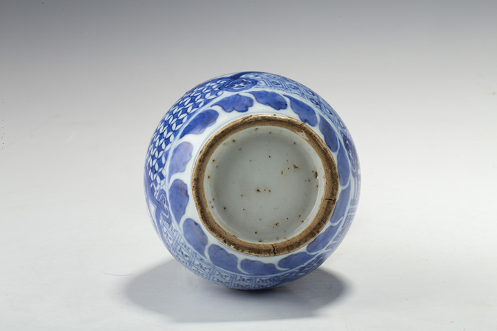 古玩陶瓷明晚·青花開窗人物紋瓶拍賣,當前價格5776元