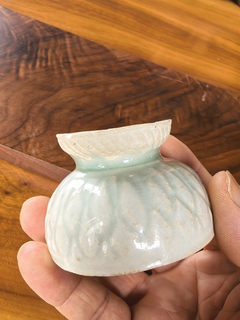 古玩陶瓷青白釉刻花燭臺(tái)真品鑒賞圖