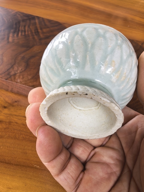 古玩陶瓷青白釉刻花燭臺(tái)真品鑒賞圖