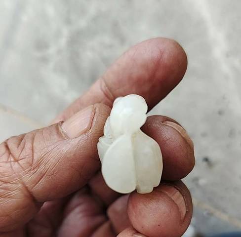 古玩玉器和田玉雕“童子”真品鑒賞圖