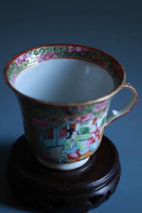 古玩陶瓷廣彩人物紋杯真品鑒賞圖