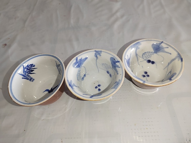 古玩陶瓷外紫金釉內青花杯拍賣,當前價格400元