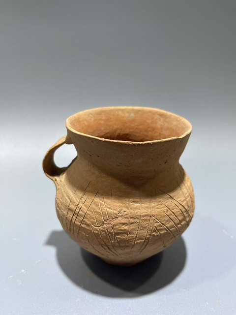古玩陶瓷齊家文化·紅陶單耳罐拍賣,當(dāng)前價格128元