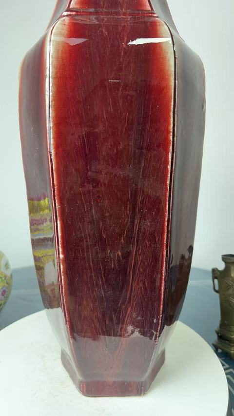 古玩陶瓷紅釉六方瓶真品鑒賞圖