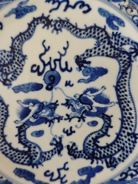 古玩陶瓷晚清青花龍紋盤真品鑒賞圖