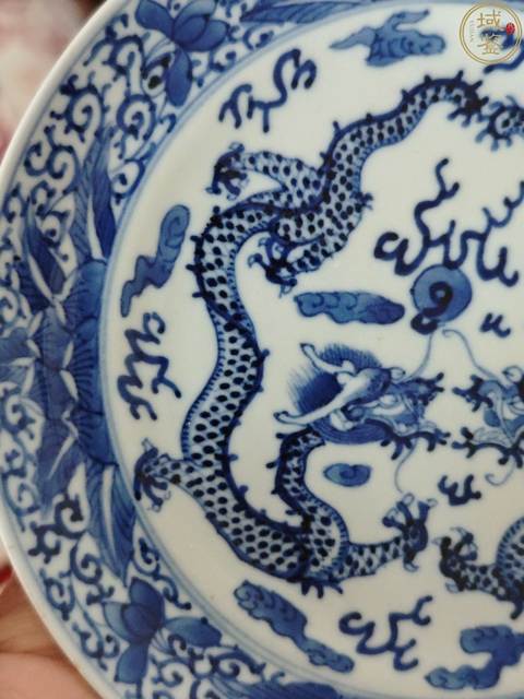 古玩陶瓷晚清青花龍紋盤真品鑒賞圖