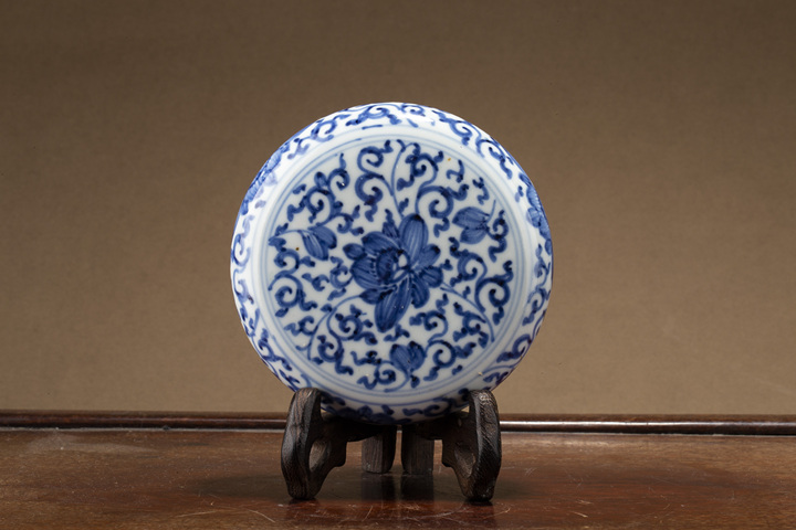 古玩陶瓷清康熙·青花纏枝花卉紋印盒真品鑒賞圖