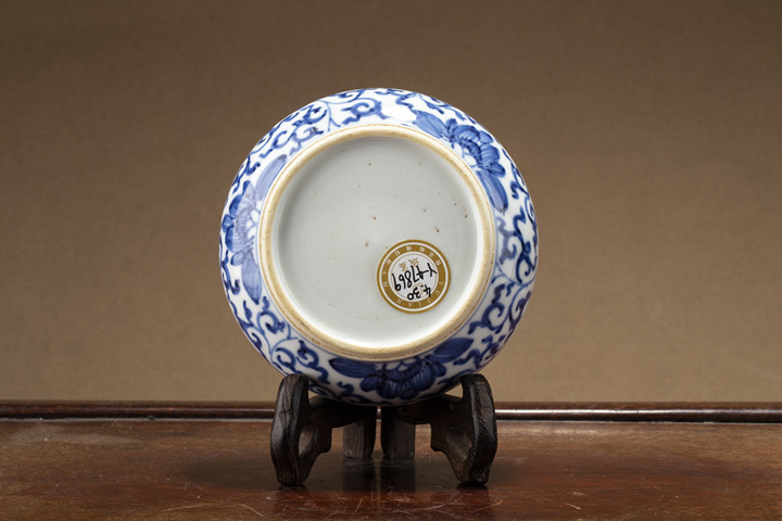 古玩陶瓷清康熙·青花纏枝花卉紋印盒真品鑒賞圖