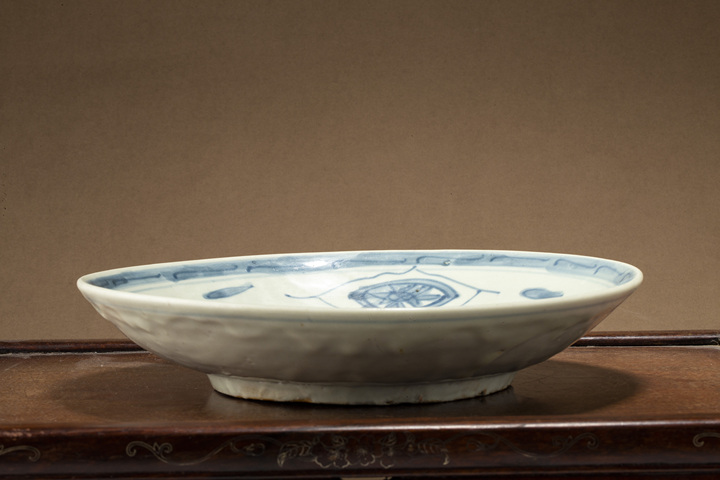 古玩陶瓷明萬歷·青花鳳凰牡丹紋盤真品鑒賞圖