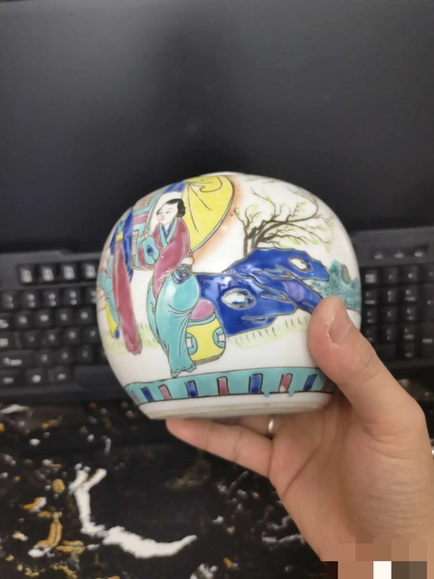古玩陶瓷粉彩人物故事罐真品鑒賞圖