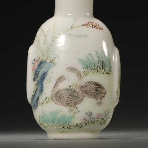 古玩陶瓷粉彩蘆雁紋鼻煙壺真品鑒賞圖