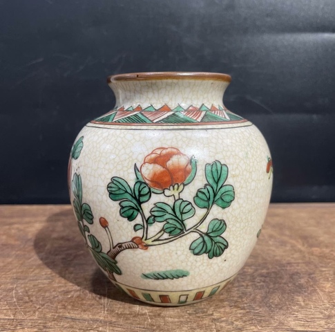 古玩陶瓷哥釉五彩花卉紋罐真品鑒賞圖